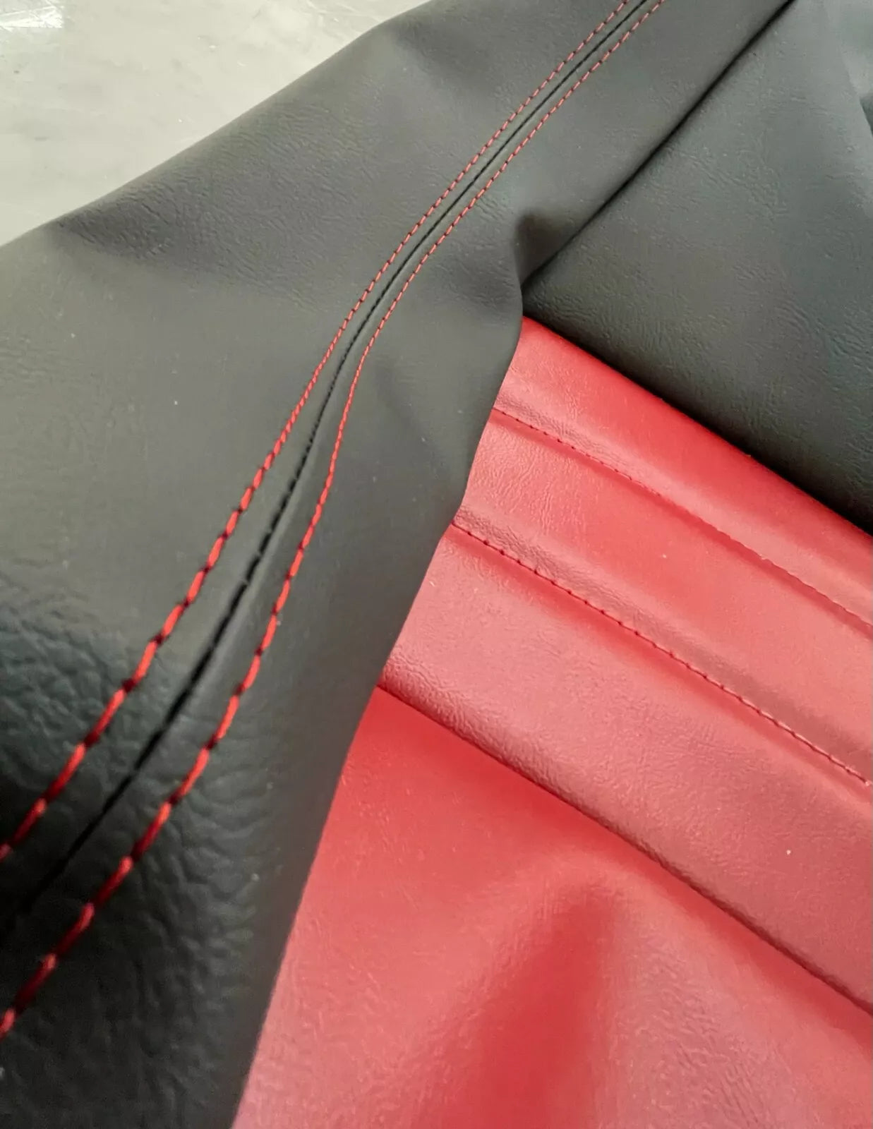 1979-1982 Corvette Seats Cover(2" bolster) BLACK / RED INSERT